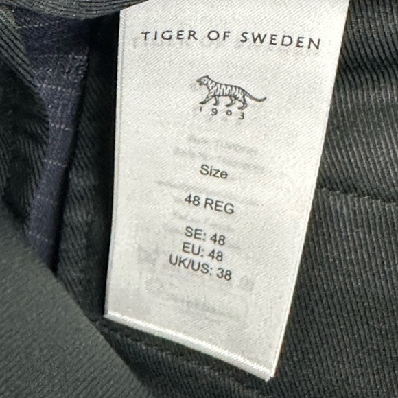 SOLD-Tiger Of Sweden Navy Grid Dress Pants Size 48R - Picture 6 of 7